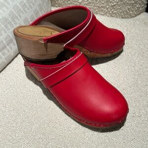 Red Swedish wooden clogs Size 39 / 8.5 US